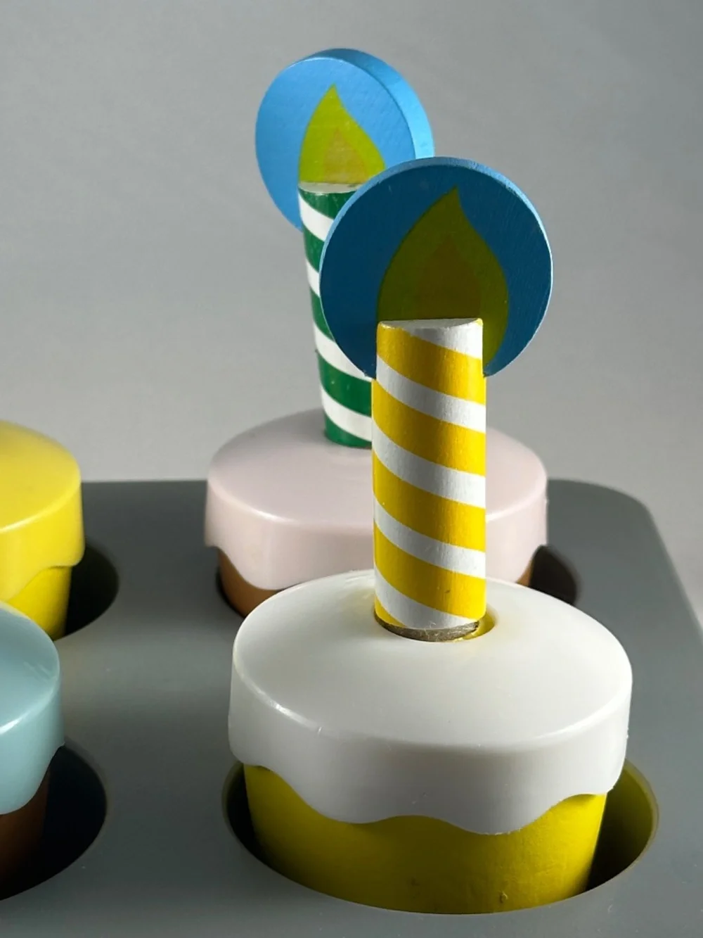 Melissa & Doug Bake & Decorate Wooden Cupcake Set with Oven Mitt